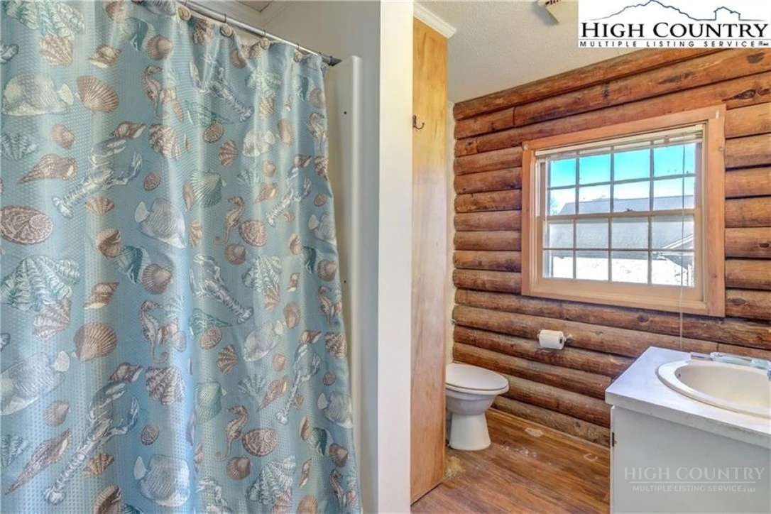 Image number 9 for the current listing