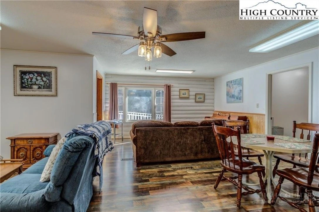 Image number 14 for the current listing