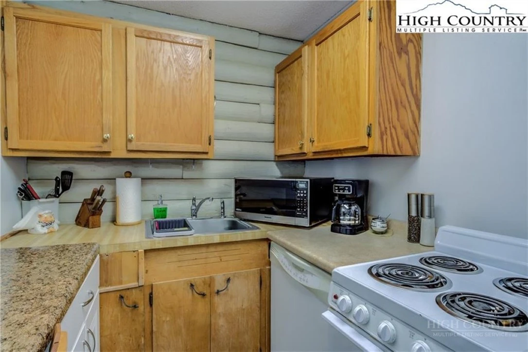 Image number 16 for the current listing