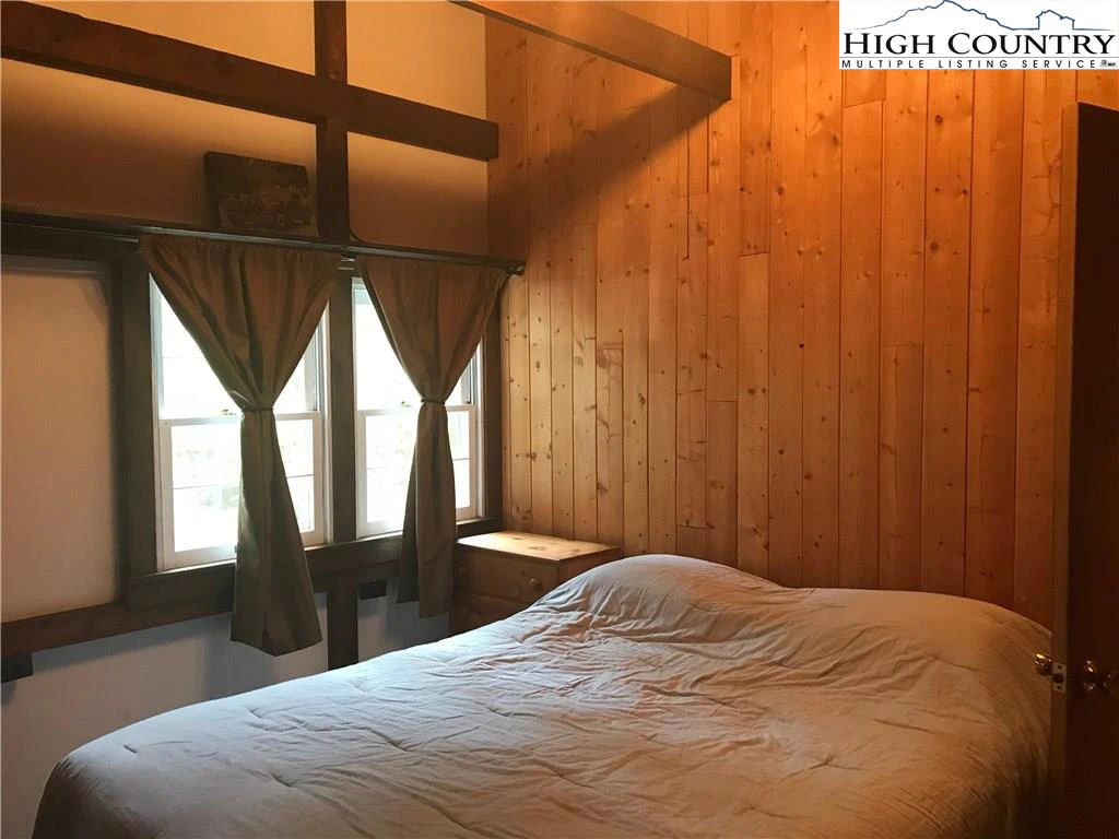 Image number 2 for the current listing