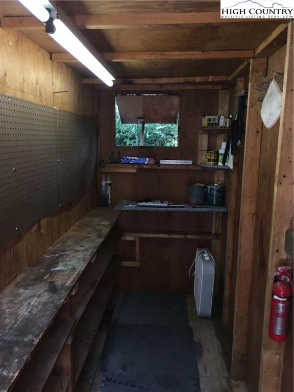 Image number 4 for the current listing