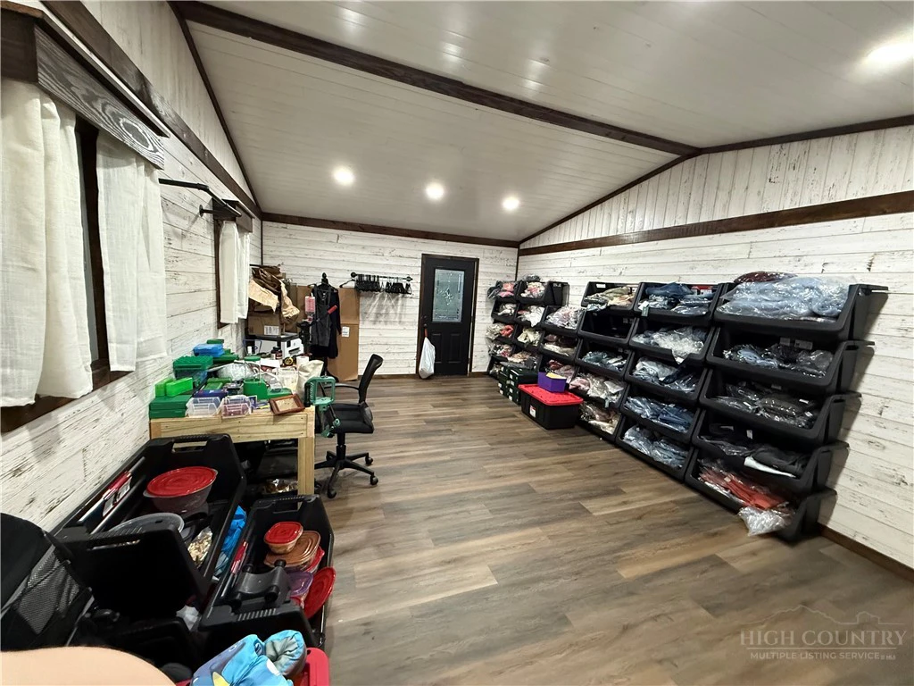 Image number 7 for the current listing