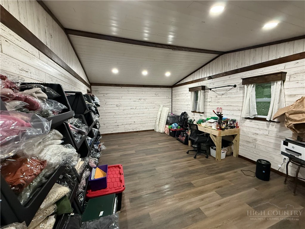 Image number 5 for the current listing