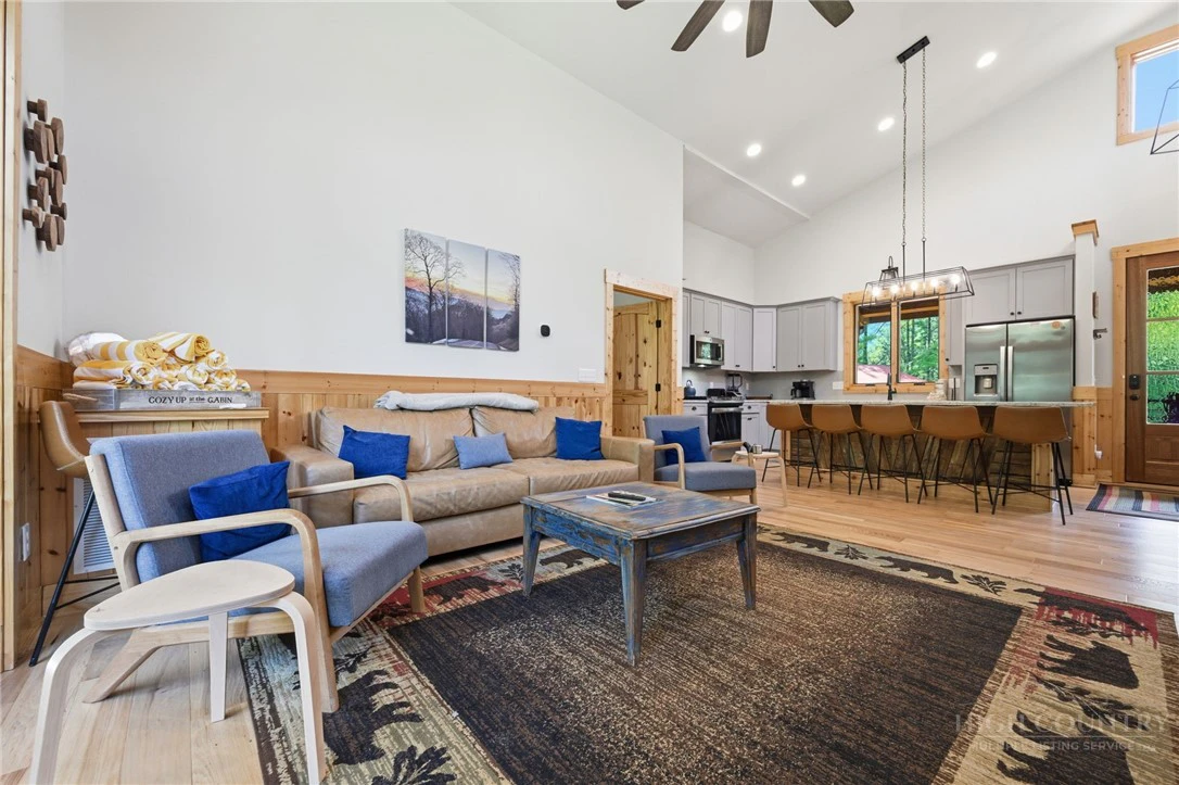 Image number 7 for the current listing