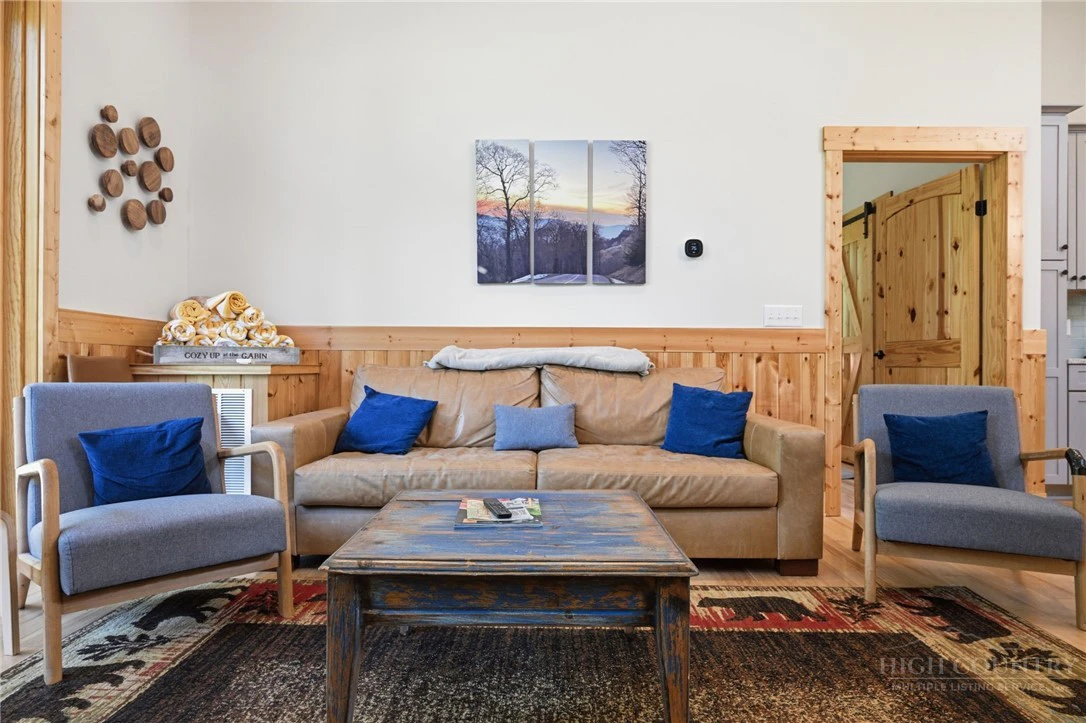Image number 8 for the current listing