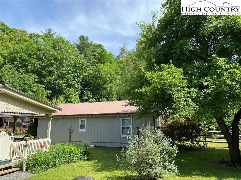 Image number 16 for the current listing