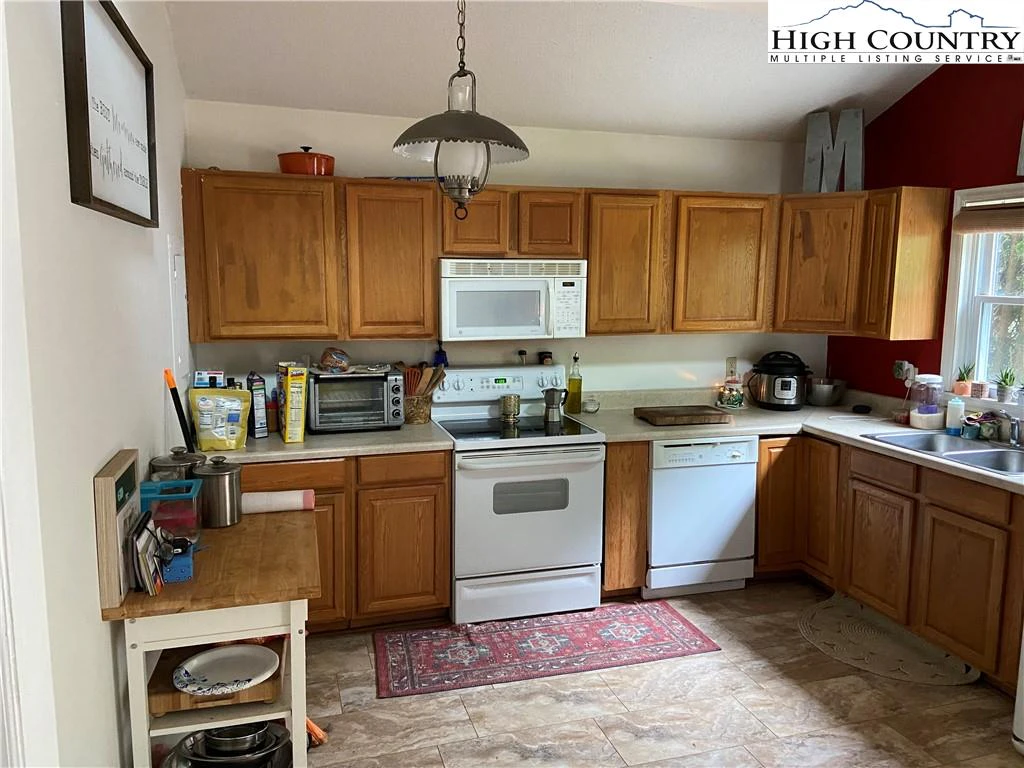 Image number 3 for the current listing