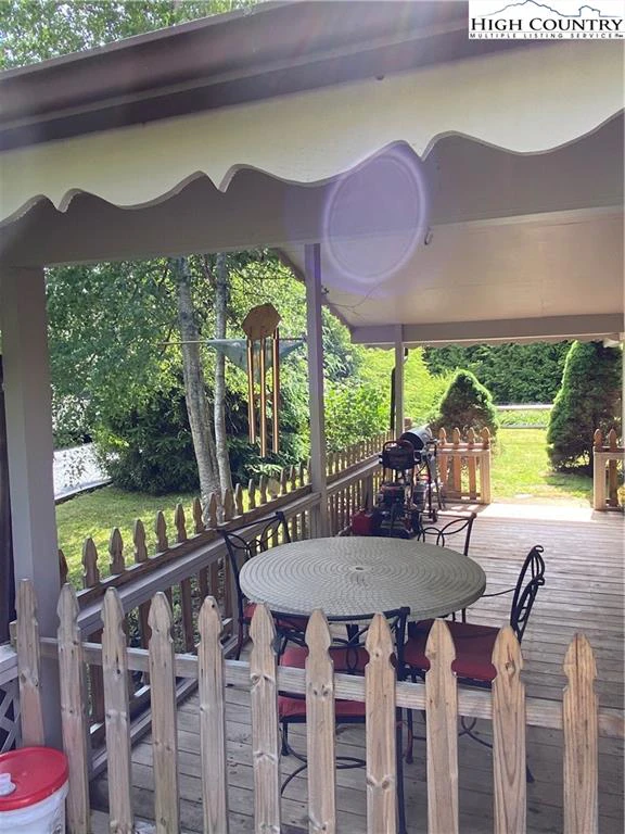 Image number 10 for the current listing