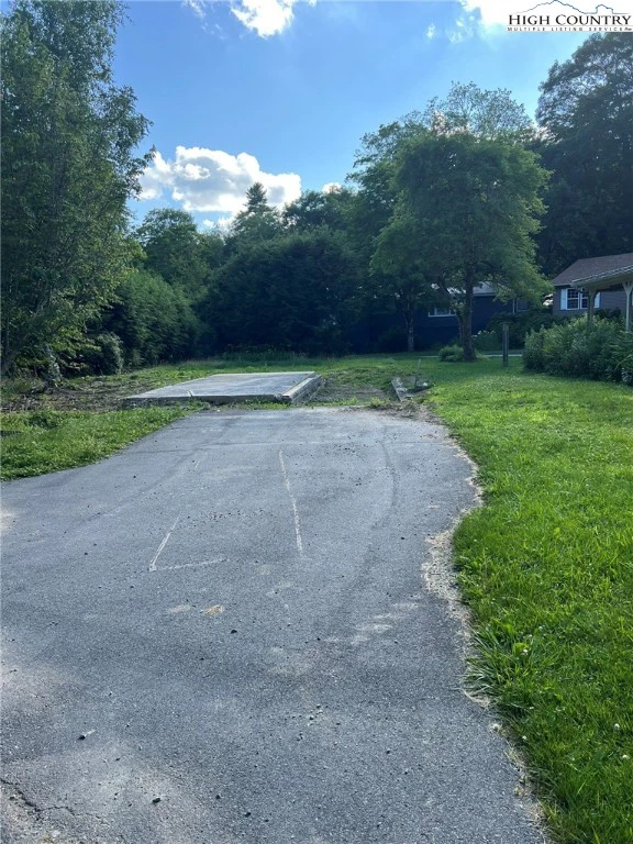 Image number 1 for the current listing