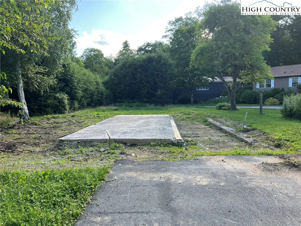 Image number 3 for the current listing