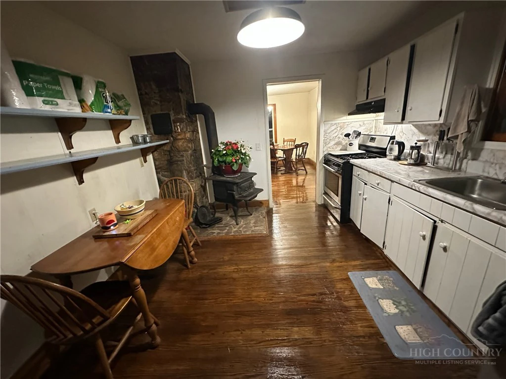 Image number 2 for the current listing