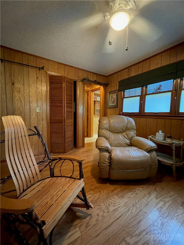 Image number 2 for the current listing