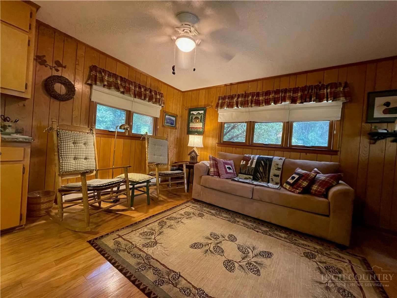 Image number 8 for the current listing