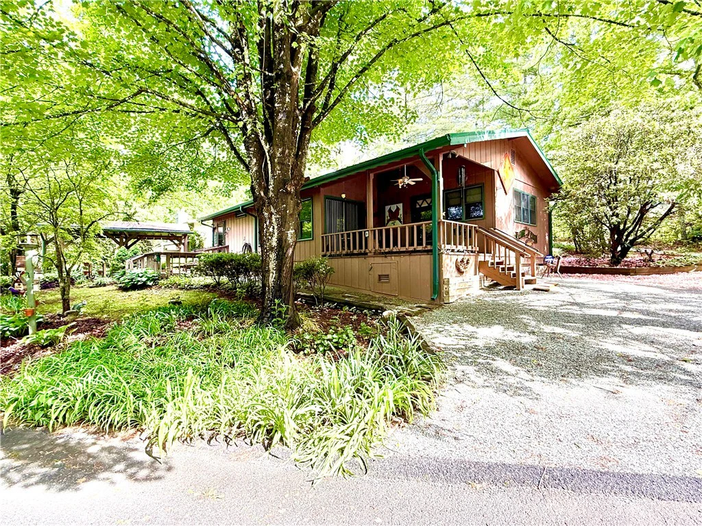 Image number 28 for the current listing