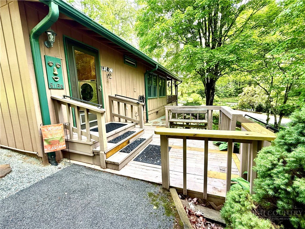 Image number 15 for the current listing