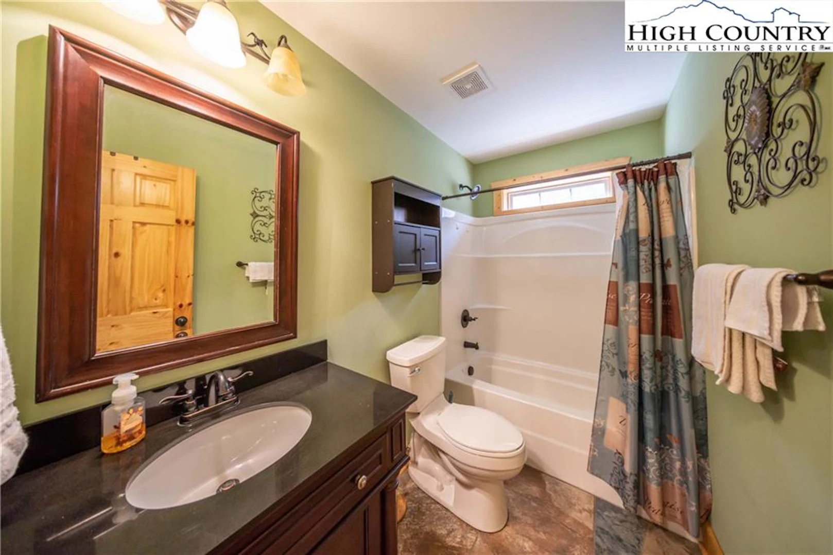 Image number 3 for the current listing