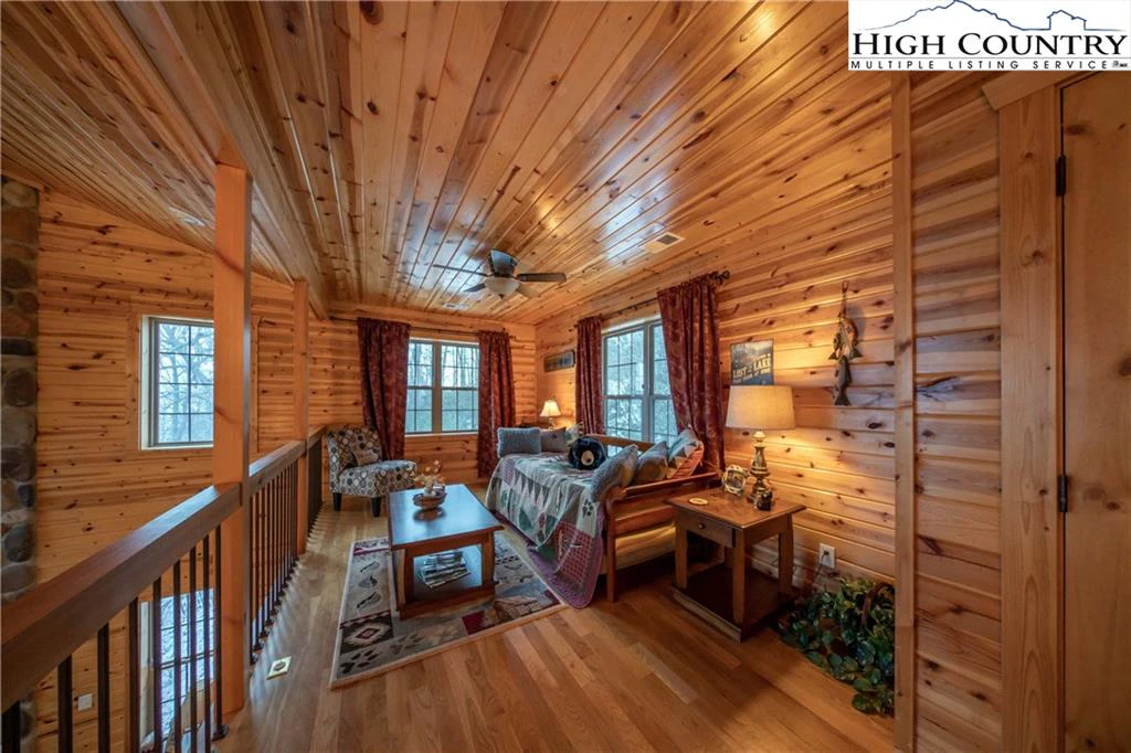 Image number 6 for the current listing