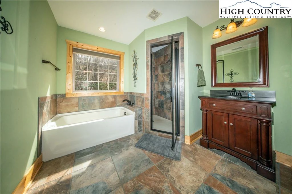 Image number 7 for the current listing