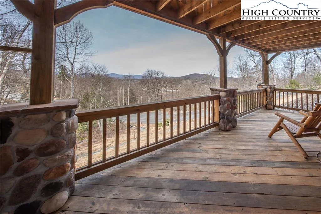 Image number 17 for the current listing
