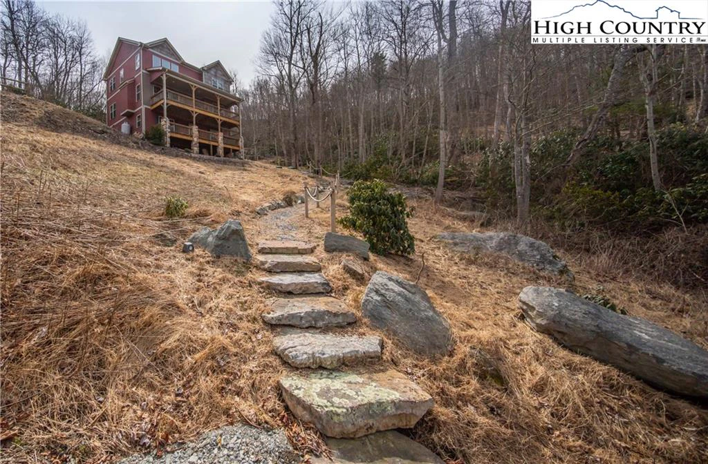 Image number 18 for the current listing