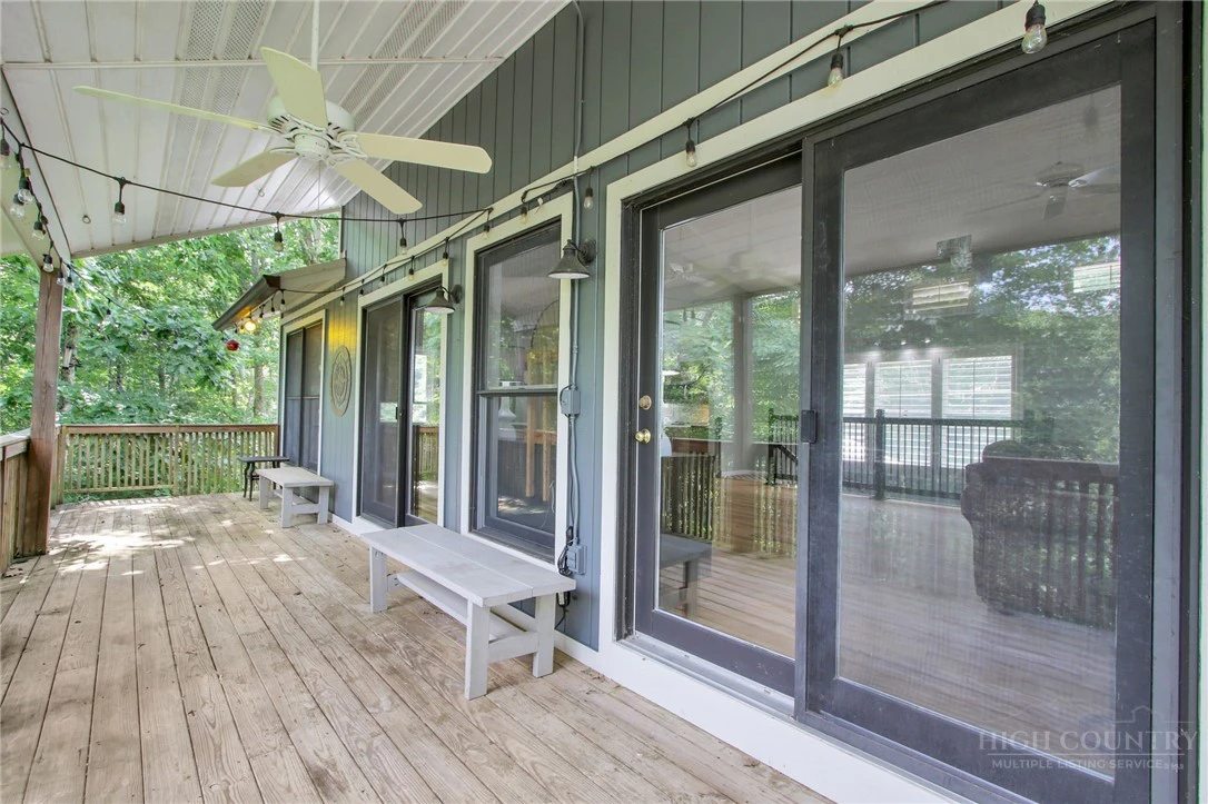 Image number 16 for the current listing