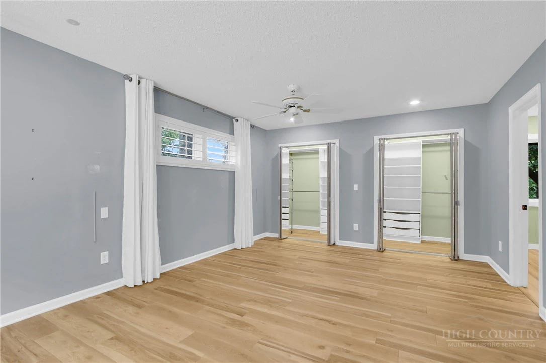 Image number 20 for the current listing