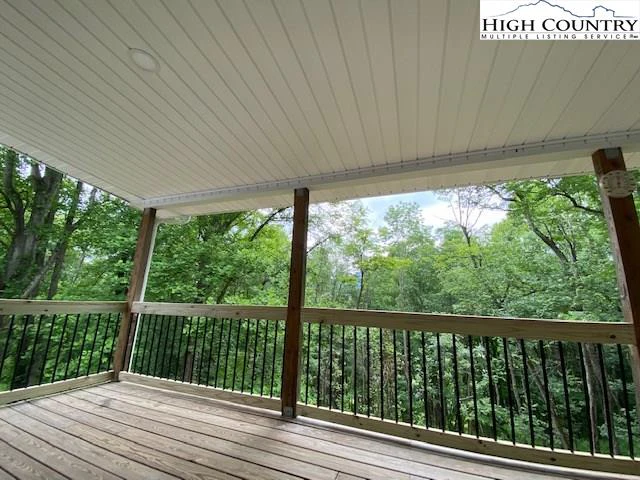 Image number 18 for the current listing
