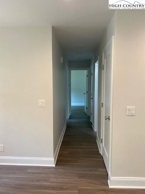Image number 4 for the current listing