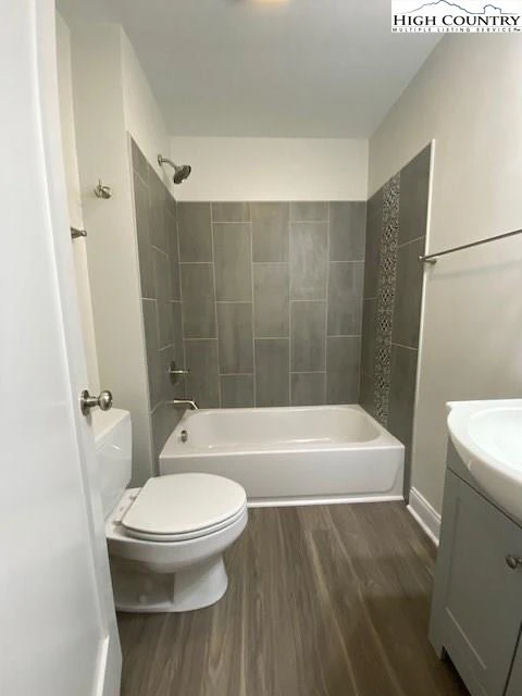 Image number 5 for the current listing