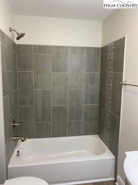 Image number 6 for the current listing
