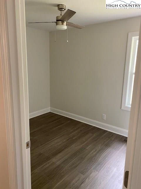 Image number 7 for the current listing