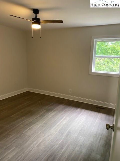 Image number 2 for the current listing