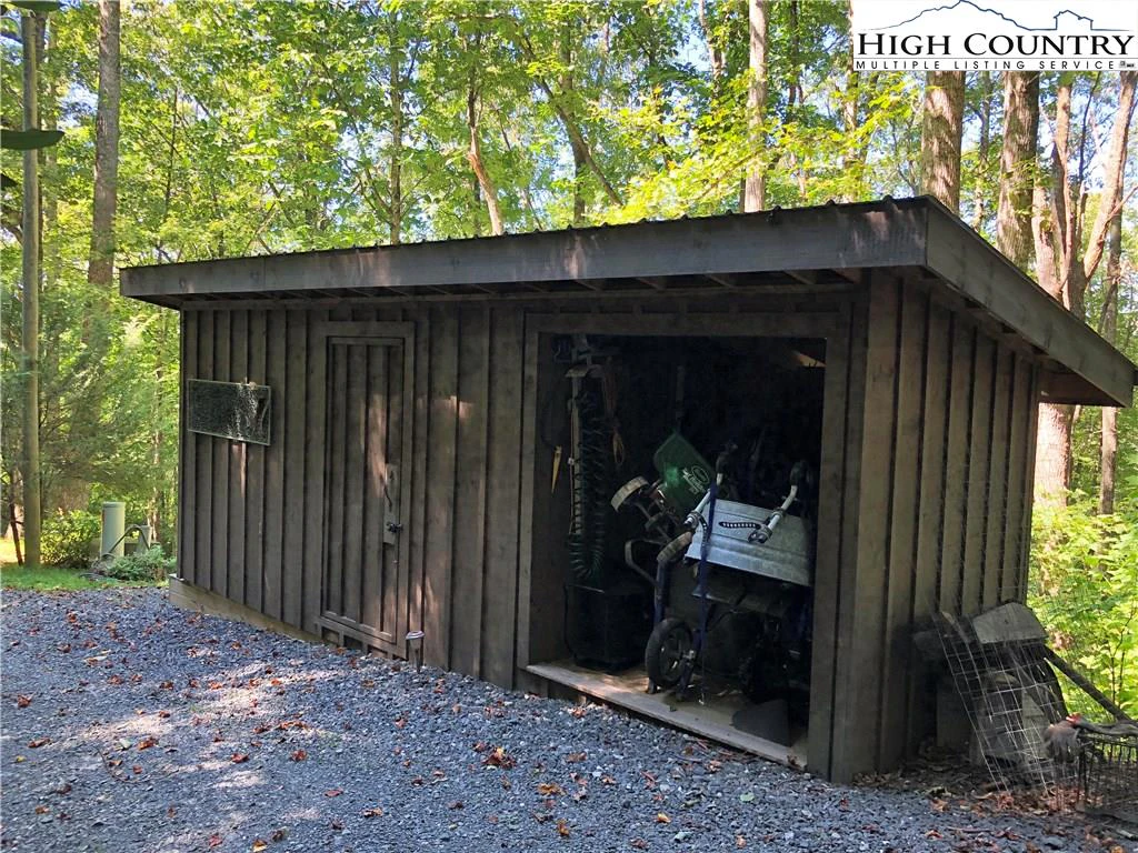 Image number 2 for the current listing