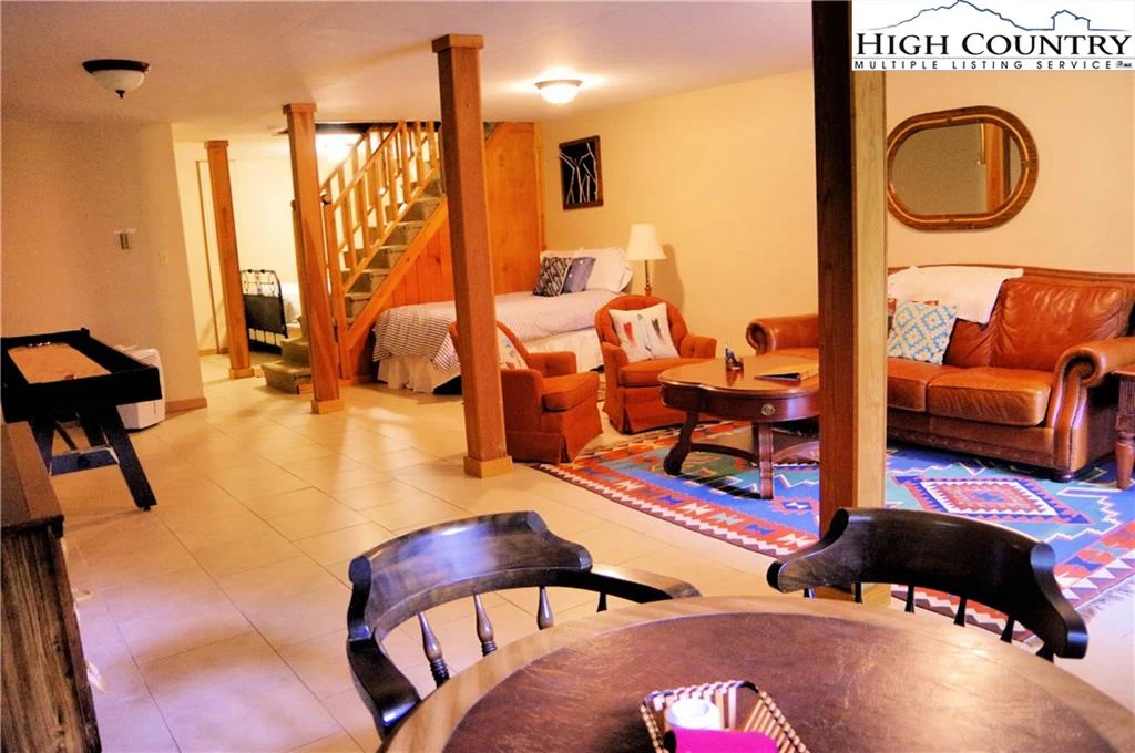 Image number 5 for the current listing