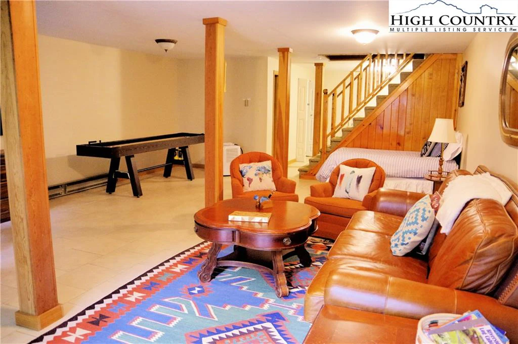 Image number 6 for the current listing