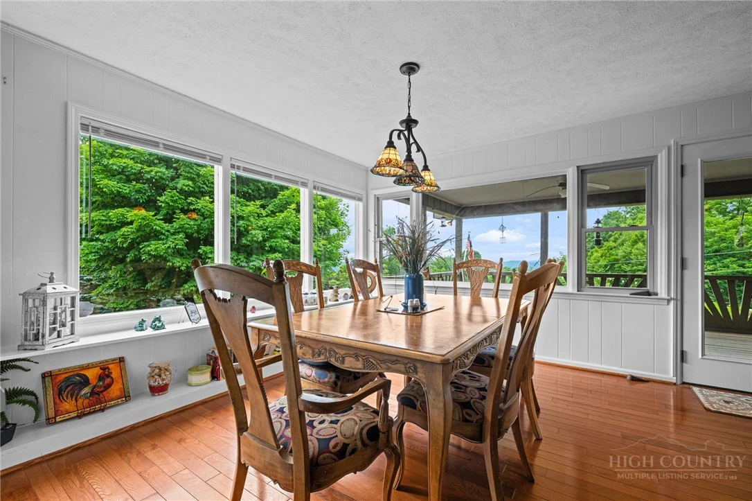 Image number 12 for the current listing