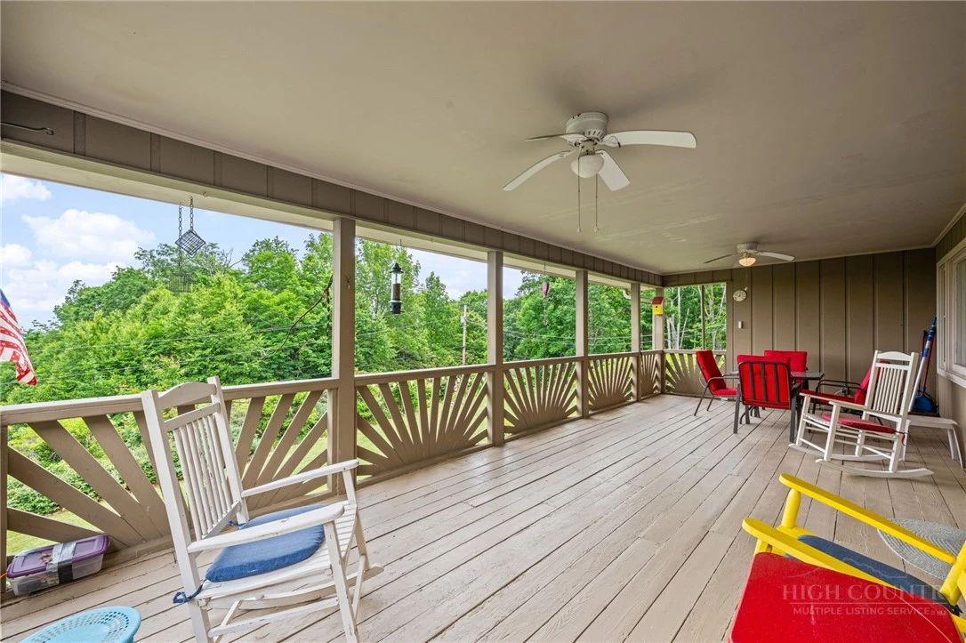 Image number 15 for the current listing