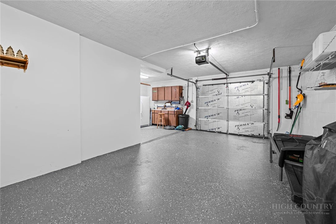 Image number 26 for the current listing