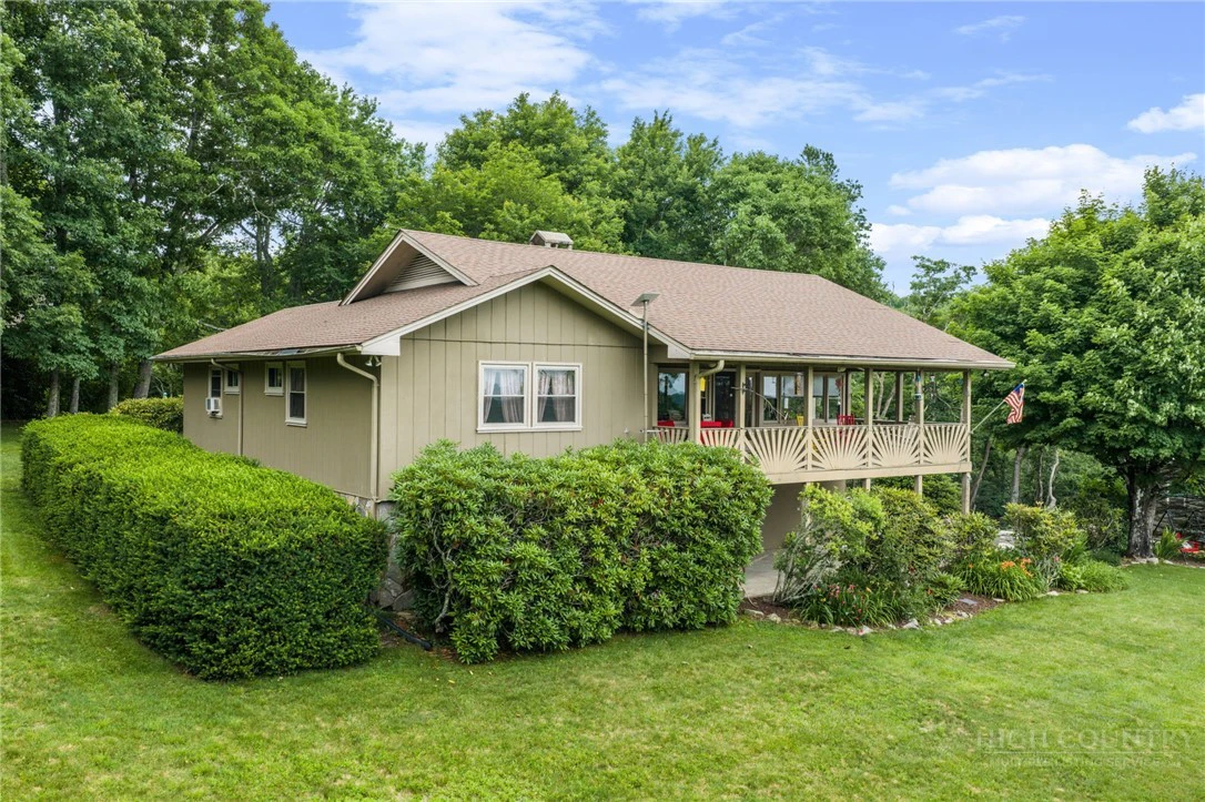 Image number 2 for the current listing