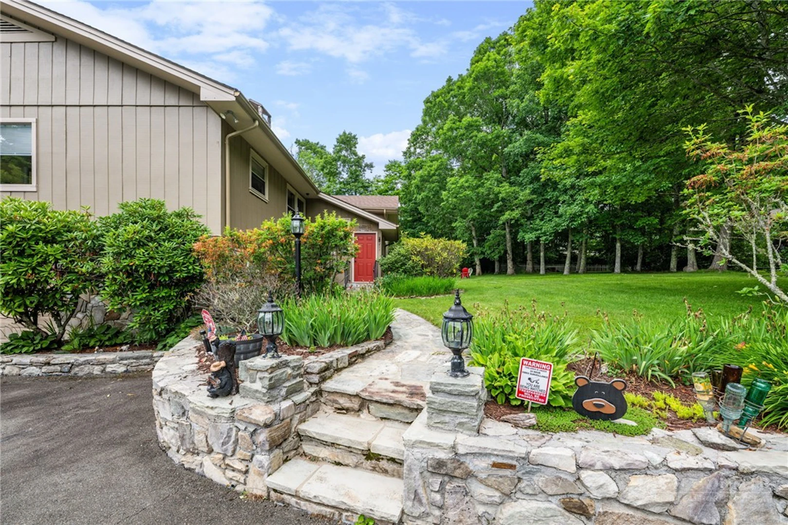Image number 3 for the current listing