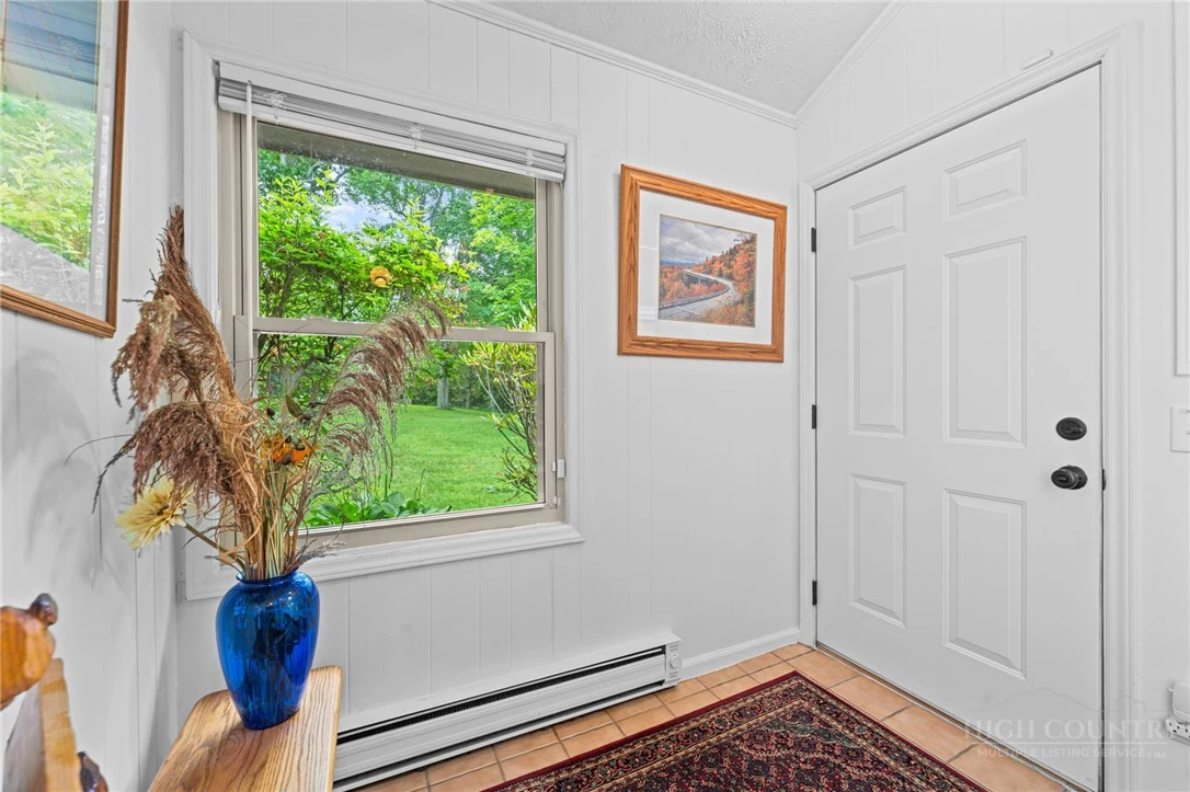 Image number 8 for the current listing