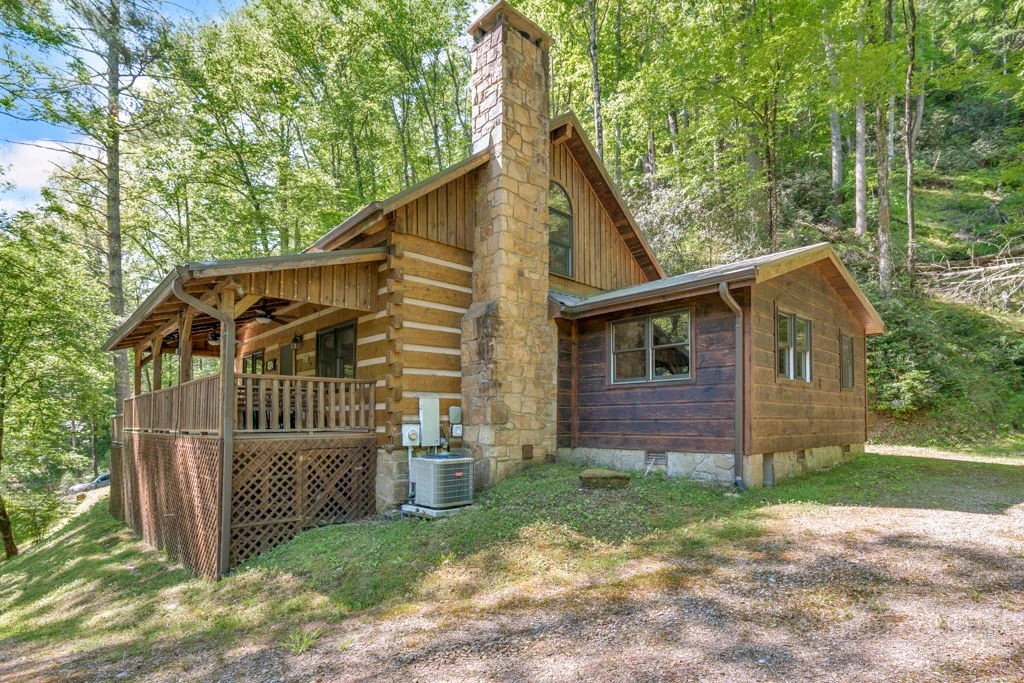 Image number 1 for the current listing