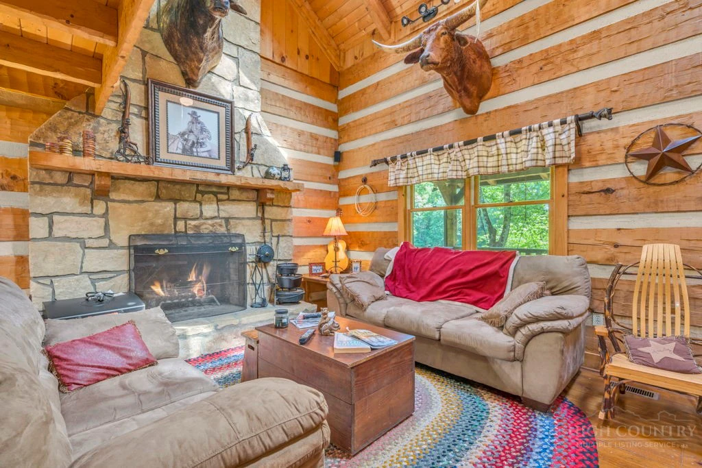 Image number 11 for the current listing