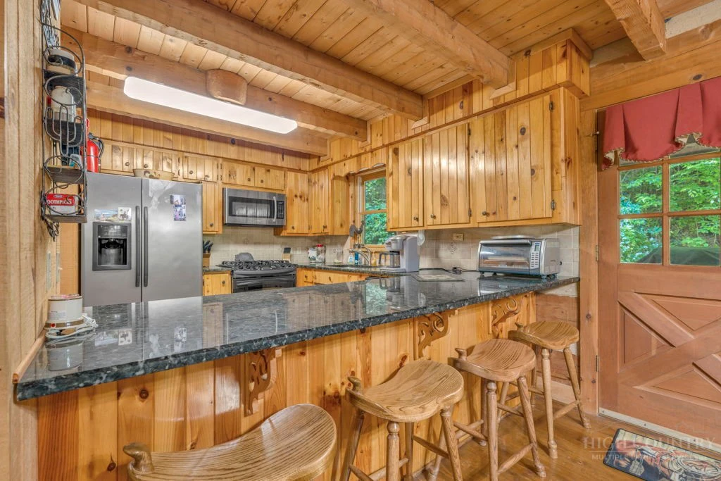 Image number 12 for the current listing