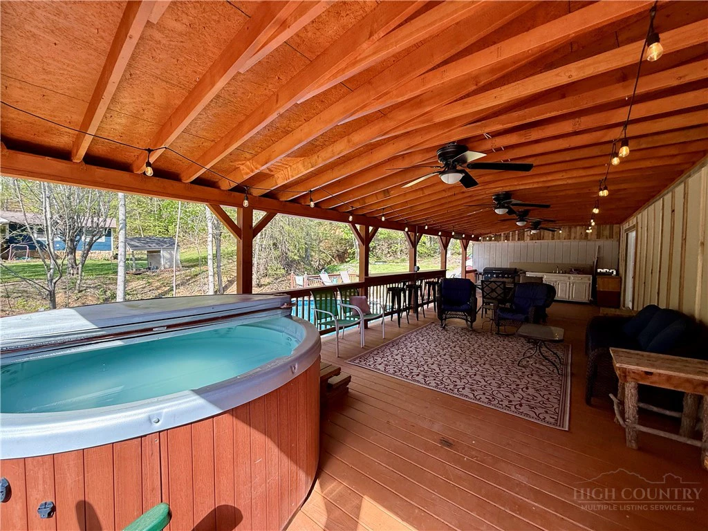 Image number 6 for the current listing