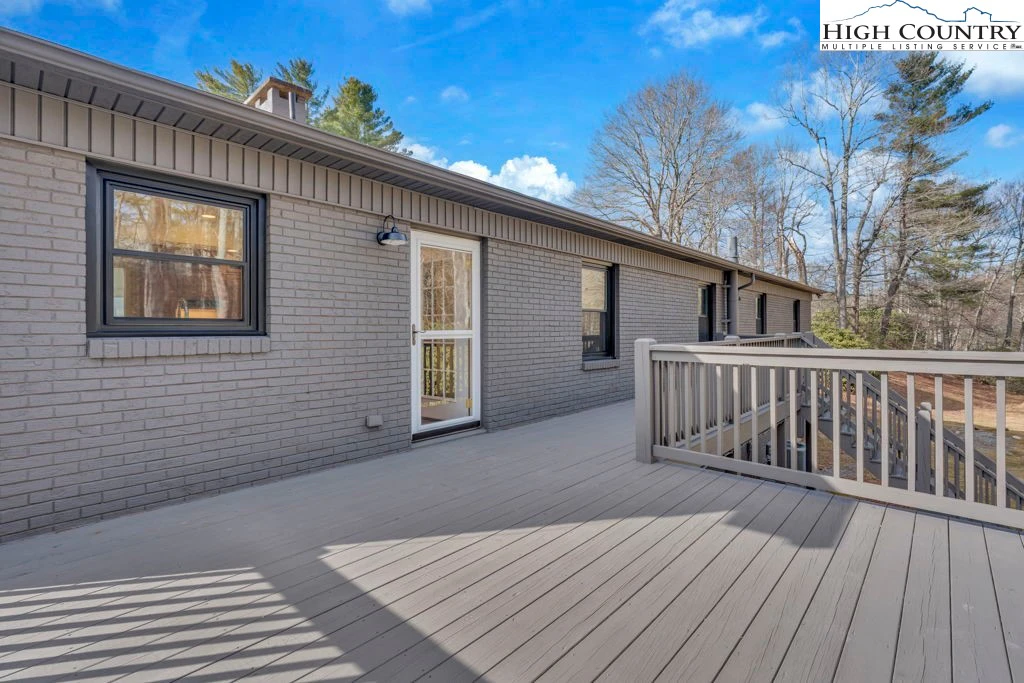 Image number 5 for the current listing