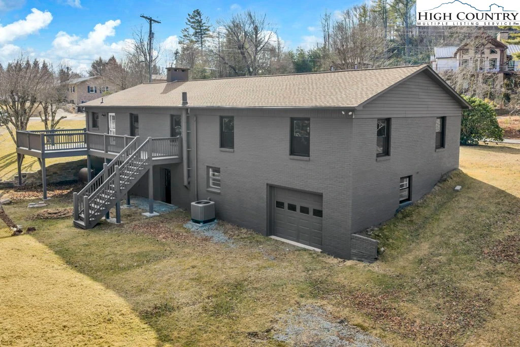 Image number 11 for the current listing