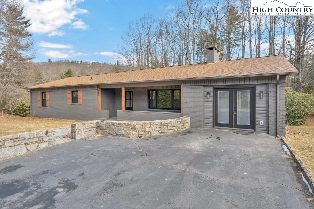 Image number 2 for the current listing