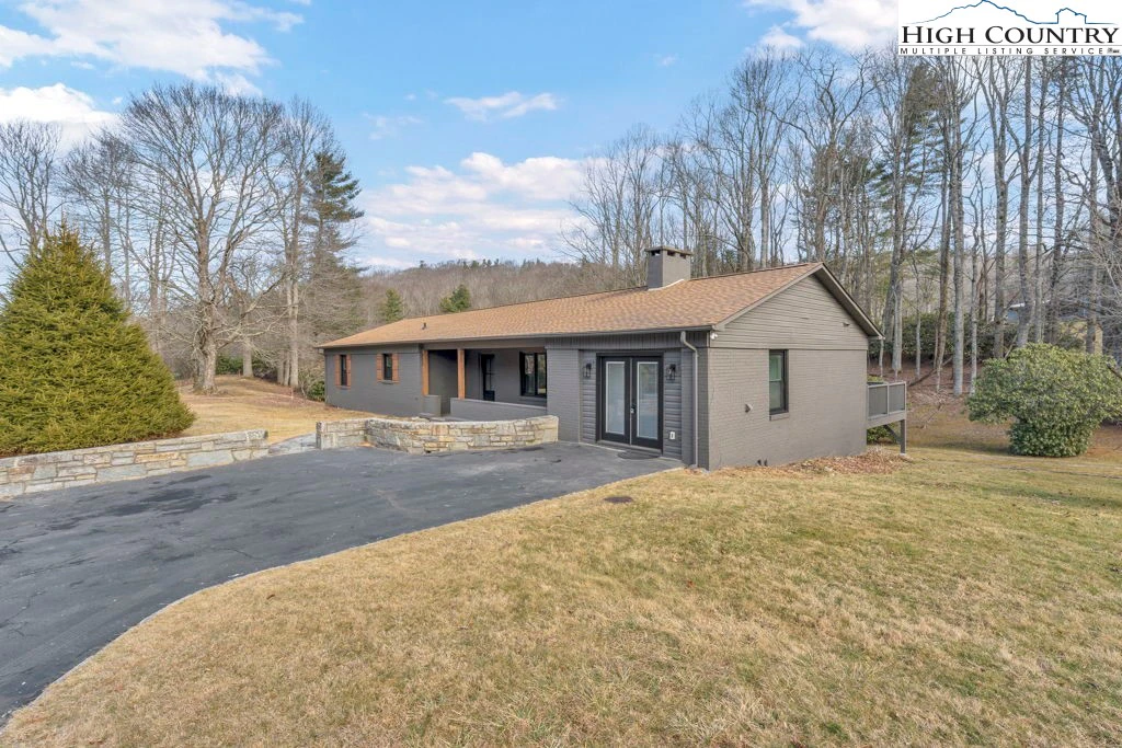 Image number 14 for the current listing