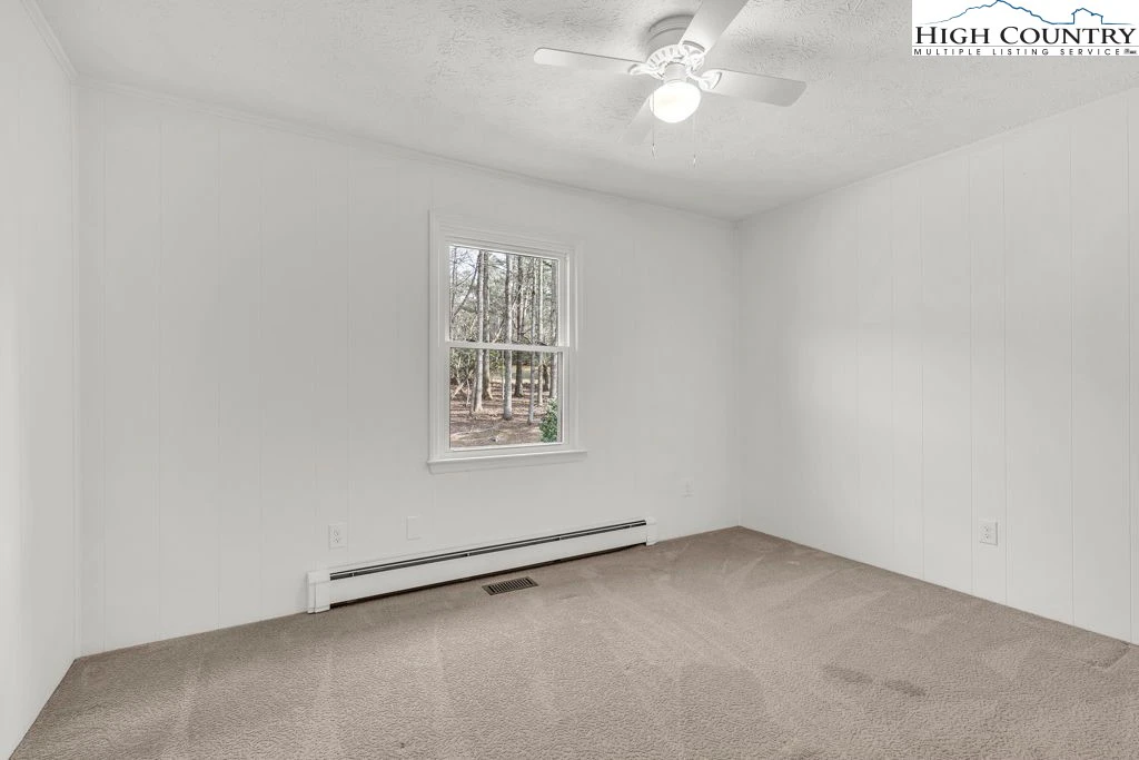 Image number 13 for the current listing